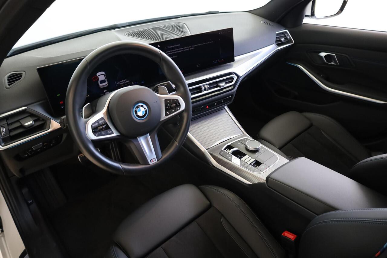 BMW 3-SERIE Sedan 330e | M Sportpakket