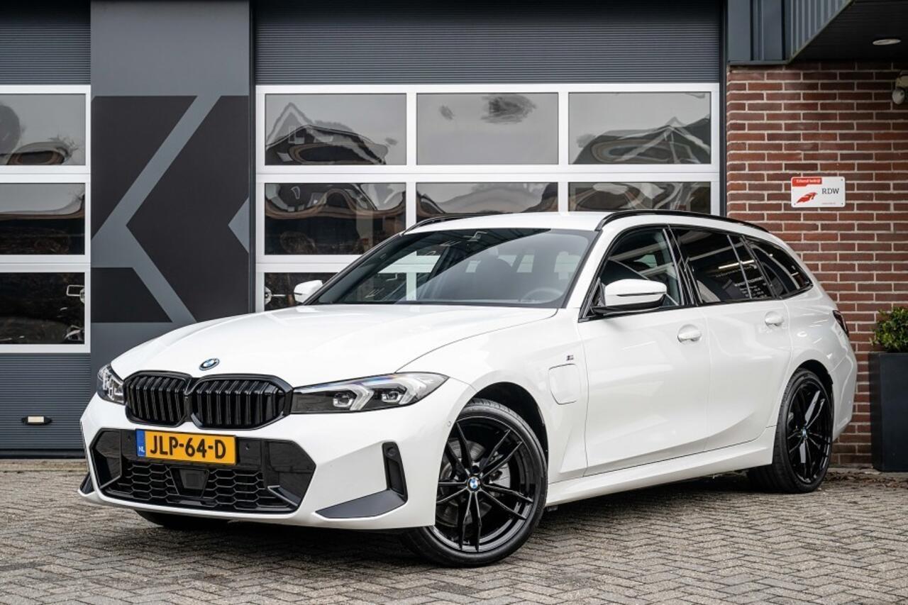 BMW 3-SERIE 330e xDrive M Sport LCI | Facelift | Shadow | Trekhaak | Widescreen | Hifi | Camera | 18' inch |