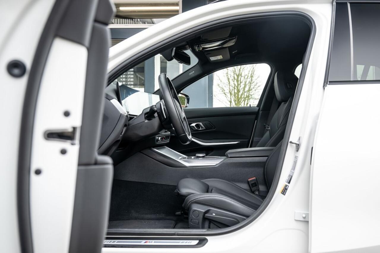 BMW 3-SERIE 330e xDrive M Sport LCI | Facelift | Shadow | Trekhaak | Widescreen | Hifi | Camera | 18' inch |