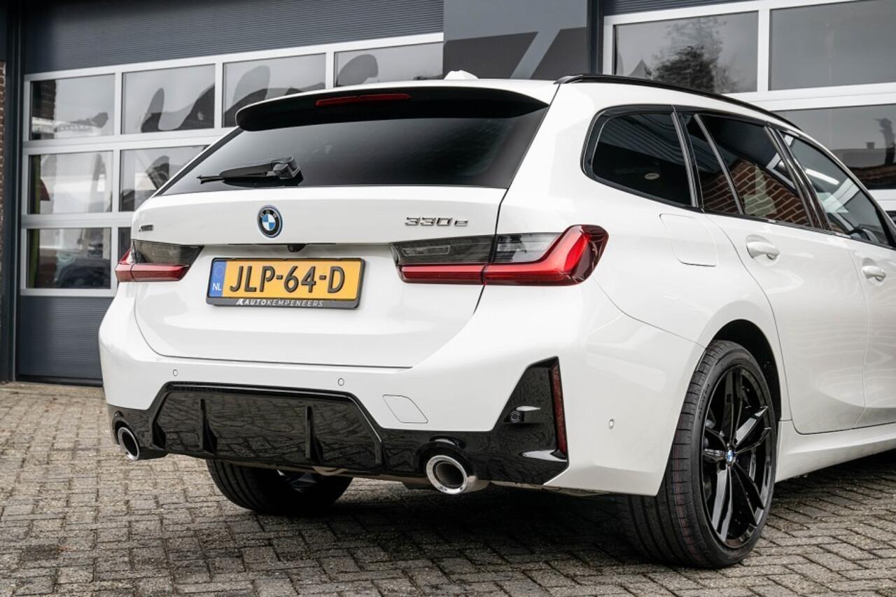 BMW 3-SERIE 330e xDrive M Sport LCI | Facelift | Shadow | Trekhaak | Widescreen | Hifi | Camera | 18' inch |