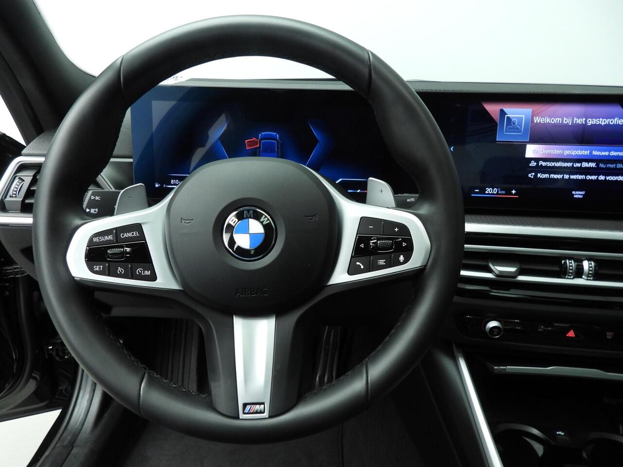 BMW 3-SERIE Sedan 318i | M-Sportpakket | LED | Leder | HUD | Schuifdak | Elektr. zetels | DAB | Hifi speakers | Alu 19 inch