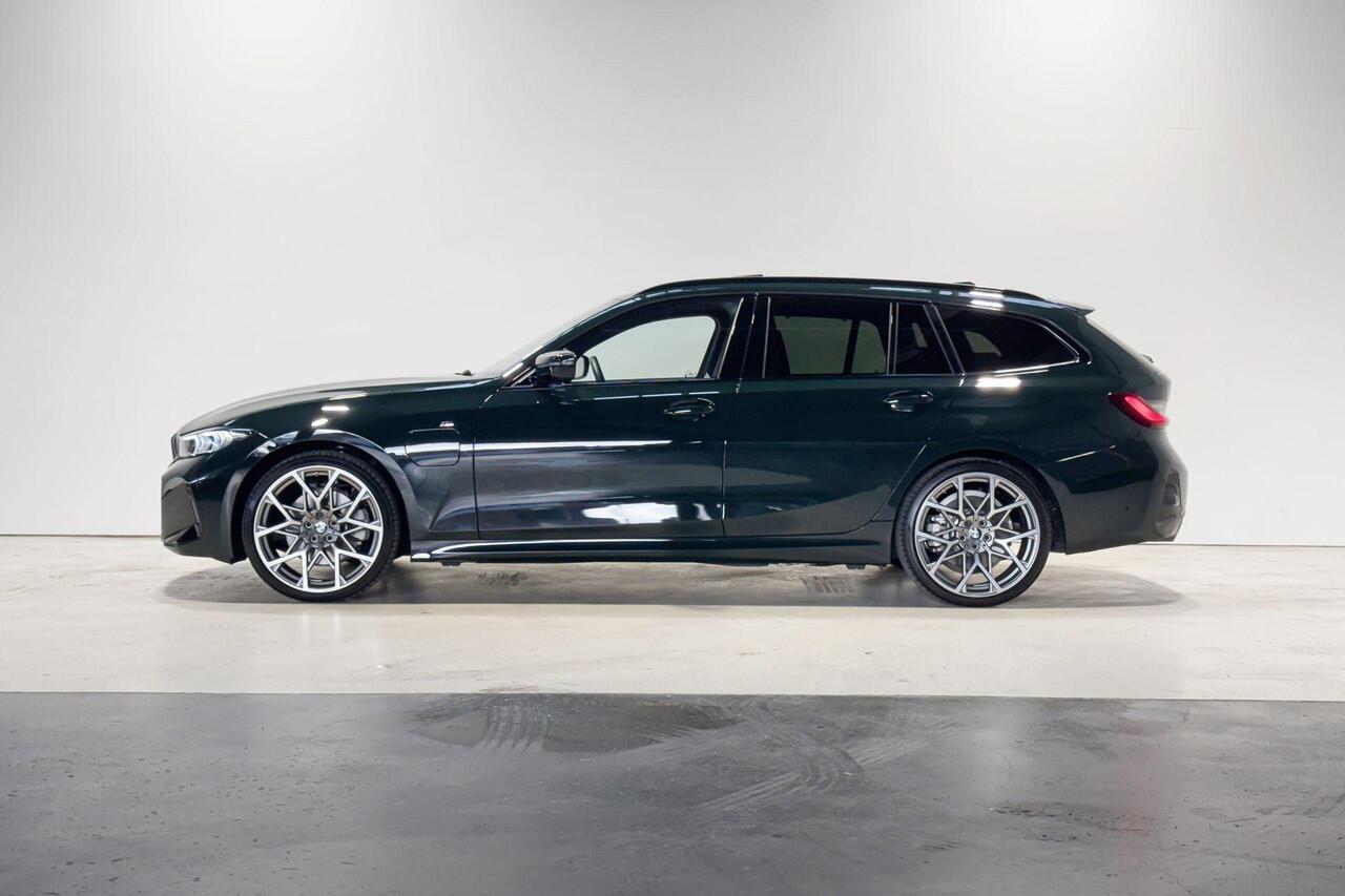 BMW 3-SERIE Touring 330e Innovation Pack M Sport | Individual | panoramadak | M Performance wielen