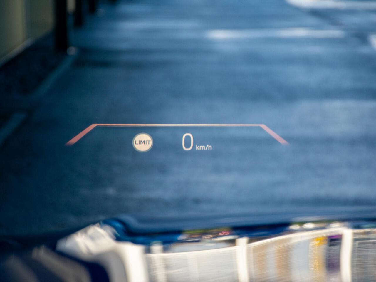 BMW 3-SERIE Touring 330e LCI-2 l Long Range l M-sport l Trekhaak l Pano l Verwarmd Stuurwiel l Adapt. Cruise l Head-Up l