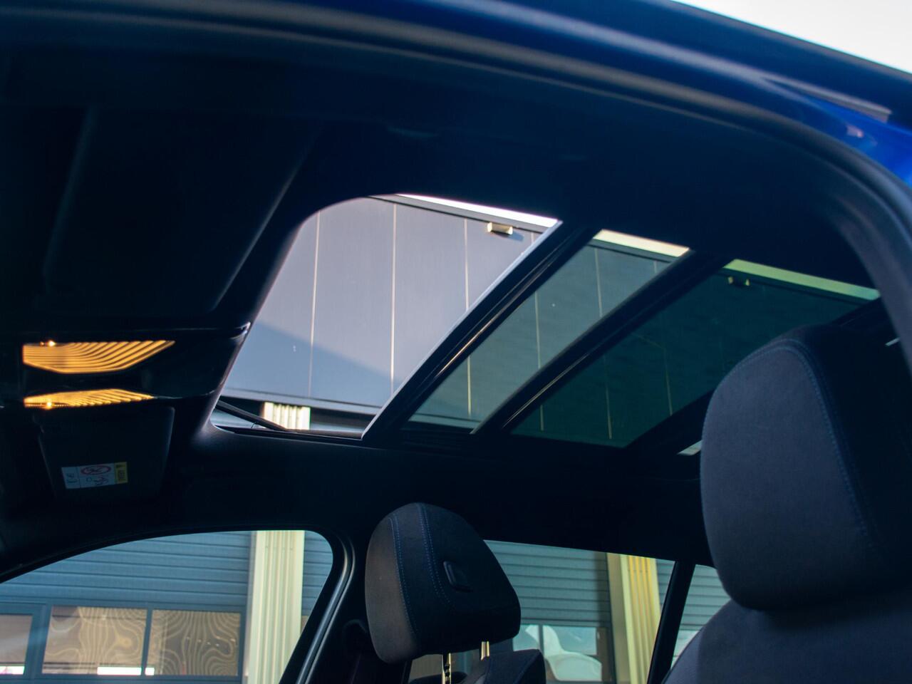 BMW 3-SERIE Touring 330e LCI-2 l Long Range l M-sport l Trekhaak l Pano l Verwarmd Stuurwiel l Adapt. Cruise l Head-Up l