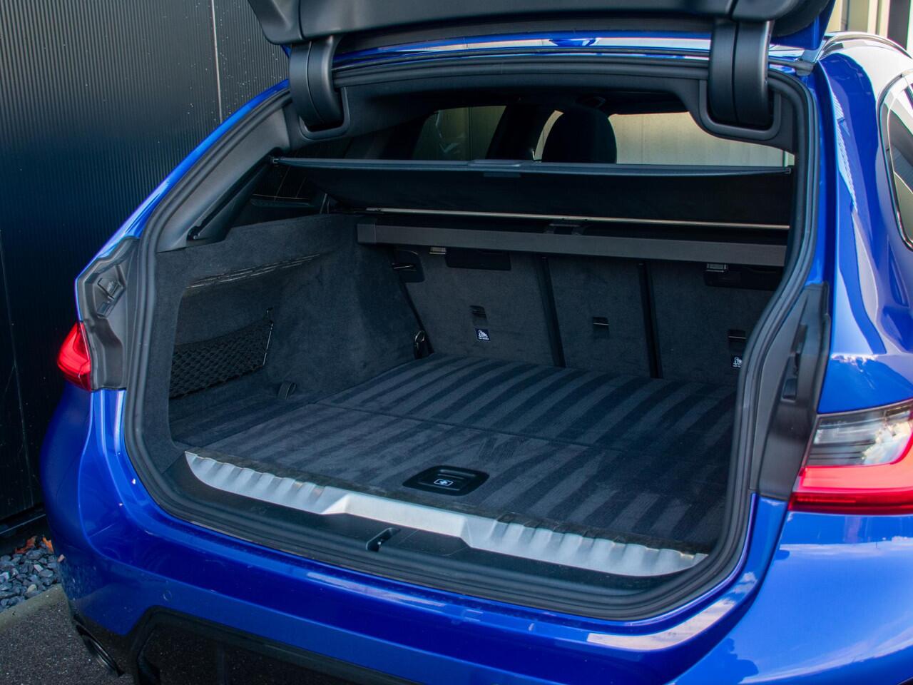 BMW 3-SERIE Touring 330e LCI-2 l Long Range l M-sport l Trekhaak l Pano l Verwarmd Stuurwiel l Adapt. Cruise l Head-Up l