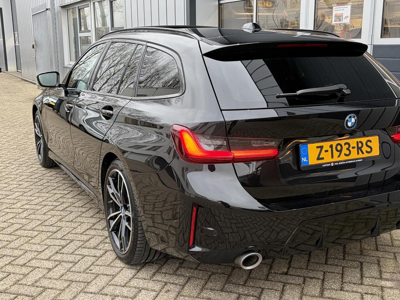 BMW 3-SERIE Touring 320e | M pakket | Pano | H&K | Head Up | LED |