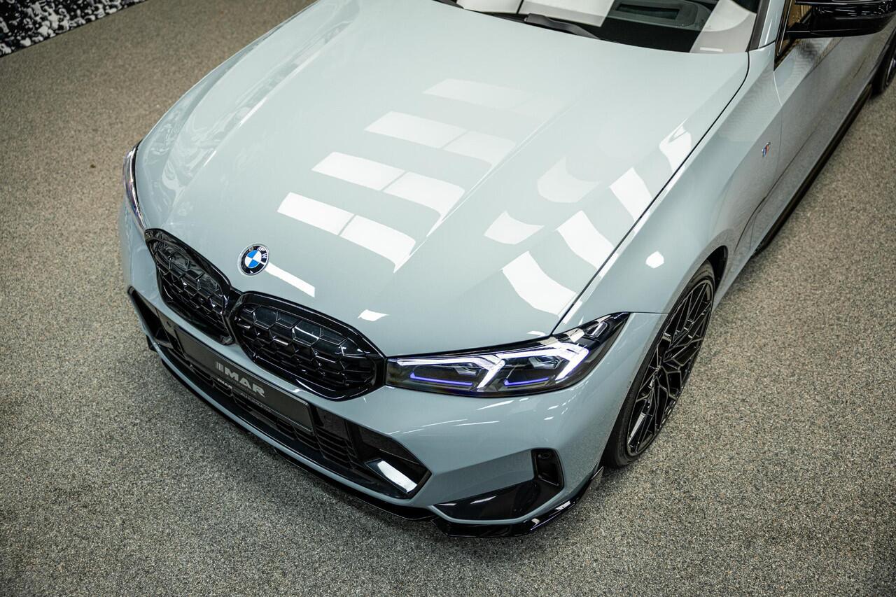 BMW 3-SERIE M340i xDrive | M-Performance Pack | M-stoelen | Head-Up | Carbon inleg | 20'' velgen | Sportstuur |