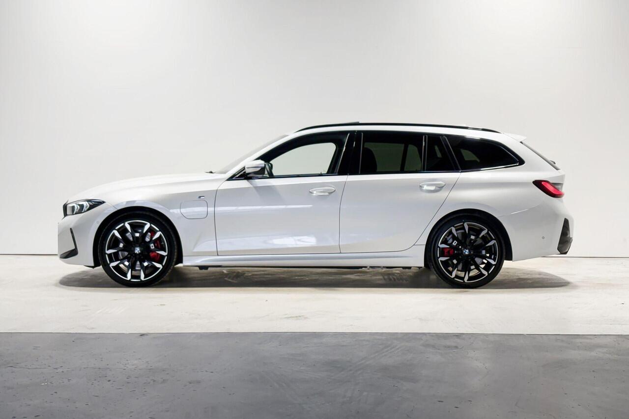 BMW 3-SERIE Touring 330e Innovation Pack M Sportpakket Pro Aut.