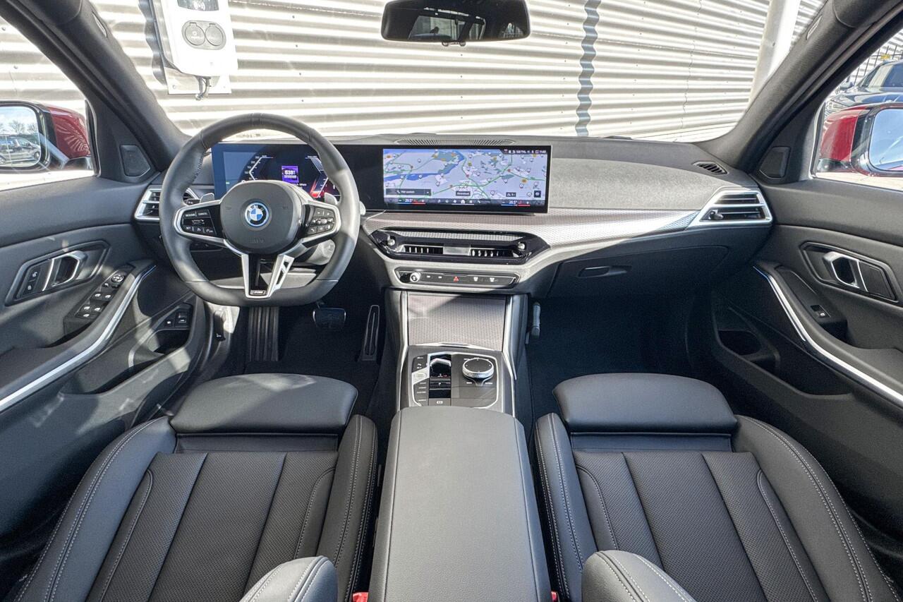BMW 3-SERIE Touring 330e / M Sportpakket Pro / HiFi / Getint glas achter