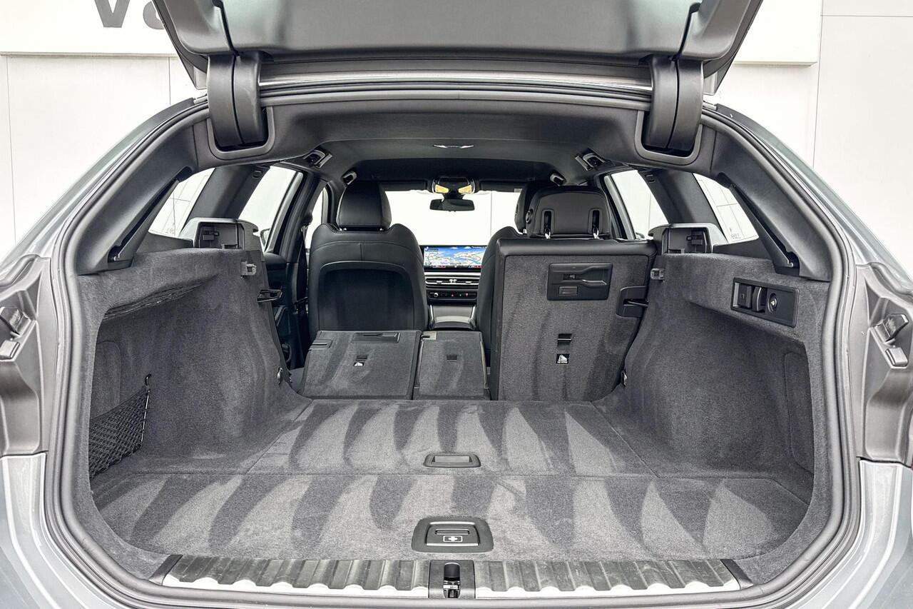 BMW 3-SERIE Touring 318i M Sportpakket / 18 inch / Trekhaak / Achteruitrijcamera