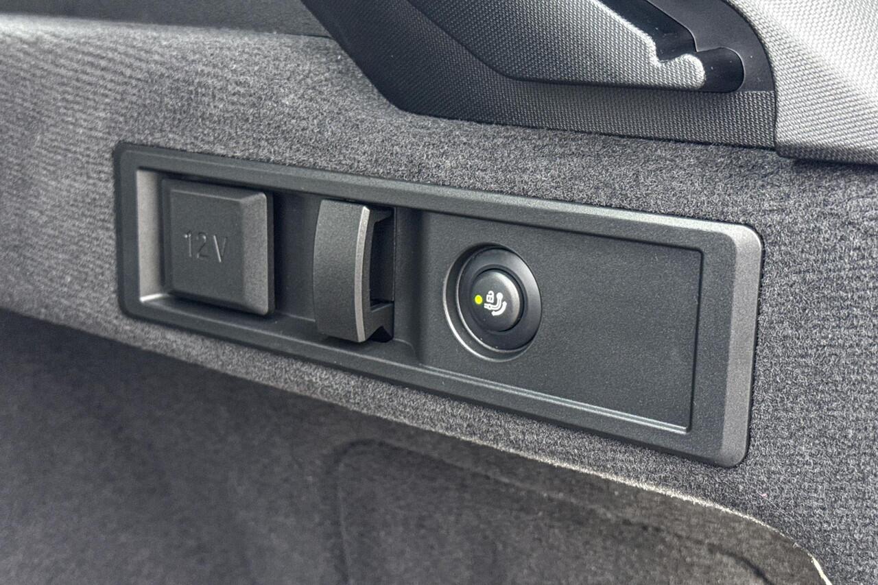 BMW 3-SERIE Touring 318i M Sportpakket / 18 inch / Trekhaak / Achteruitrijcamera