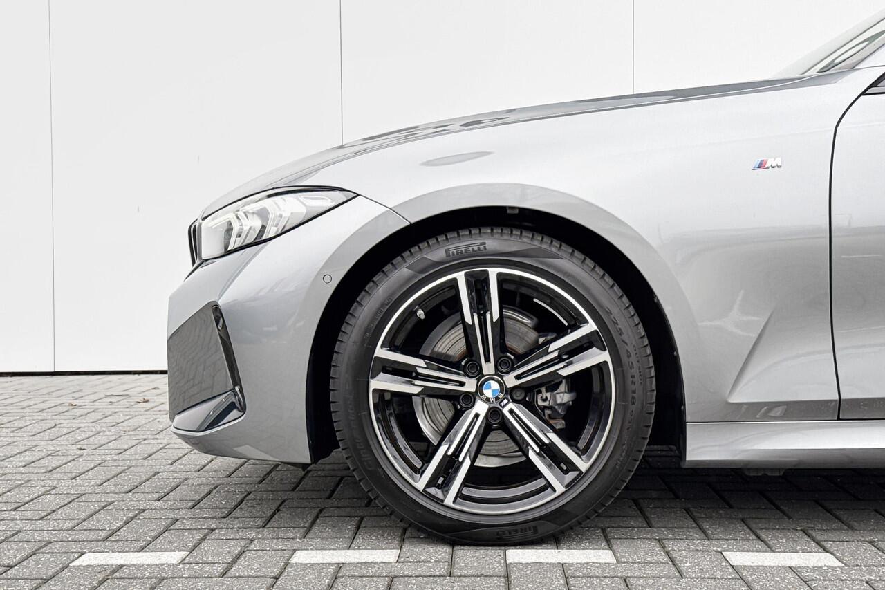 BMW 3-SERIE Touring 318i M Sportpakket / 18 inch / Trekhaak / Achteruitrijcamera