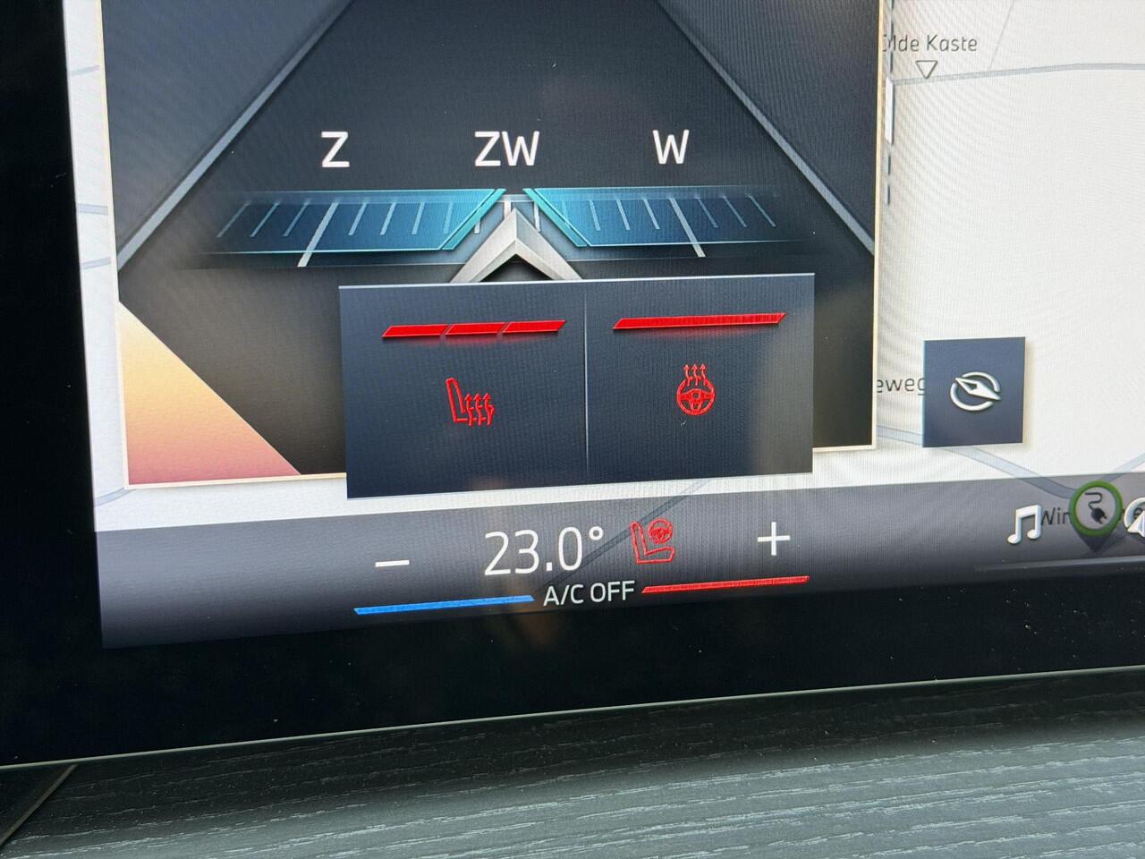 BMW 3-SERIE 330e M Sport / RIJKLAAR / Fabrieksgarantie tot 11-2027 / Harman Kardon Premium Audio / Elektrische Trekhaak / Schuif- en Kantel Dak / Stoel & Stuurverwarming / Akoestisch Glas / Adaptieve Cruise Control / Leder Bekleding / Dealer Onderhouden / Apple Carpl