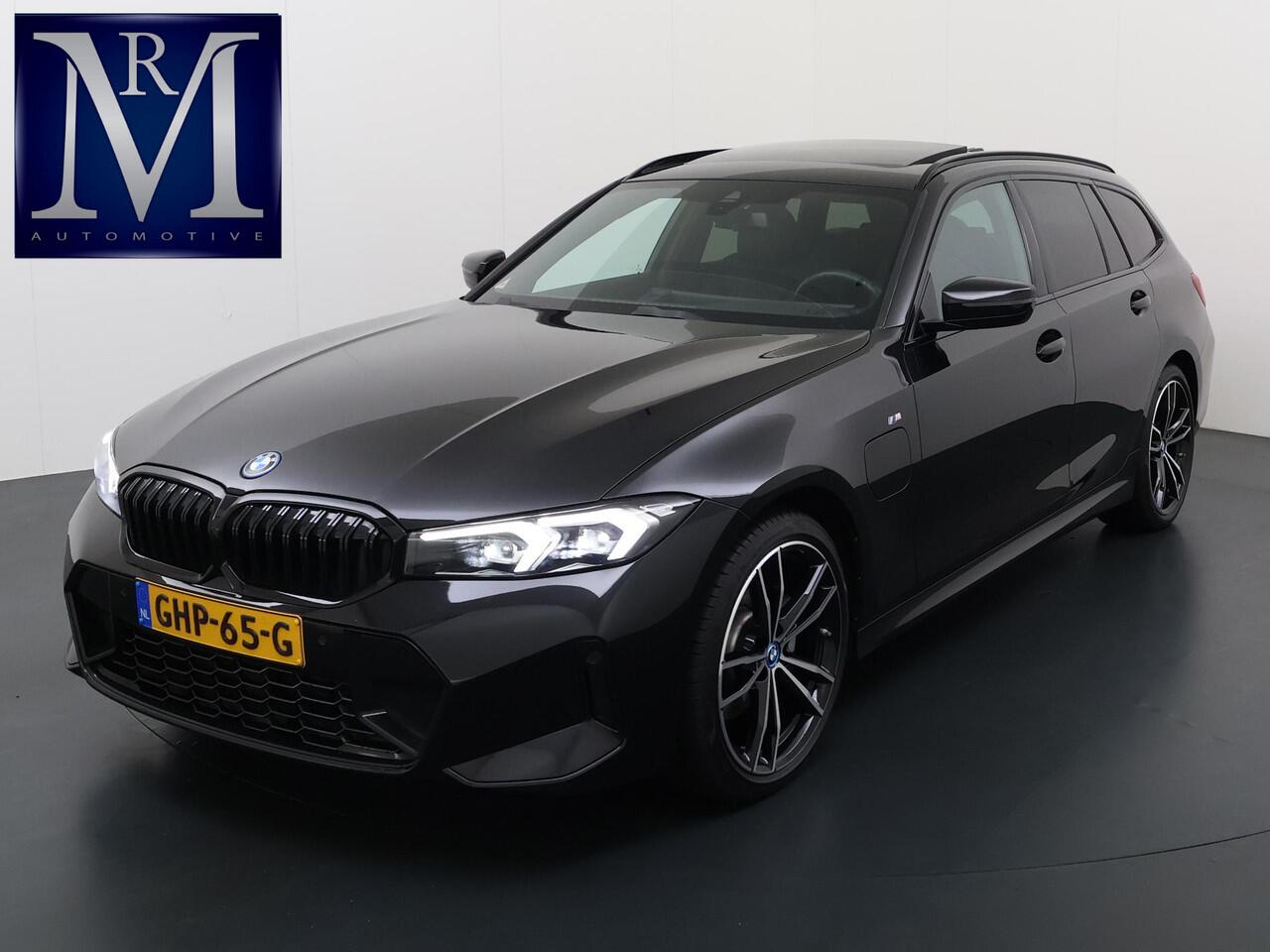 BMW 3-SERIE Touring 320e VAN ¤ 42.899,- VOOR ¤ 39.877,- UW LENTEVOORDEEL: ¤3.022,-! | M-SPORT | FACELIFT| PANO|1.STE EIGENAAR, DEALER OH. | LEER | ELEK. TREKHAAK| FABRIEKSGARANTIE T/M 08 2027| LEER| STOELVERWARMING| 19 INCH! SUPER COMPLEET!