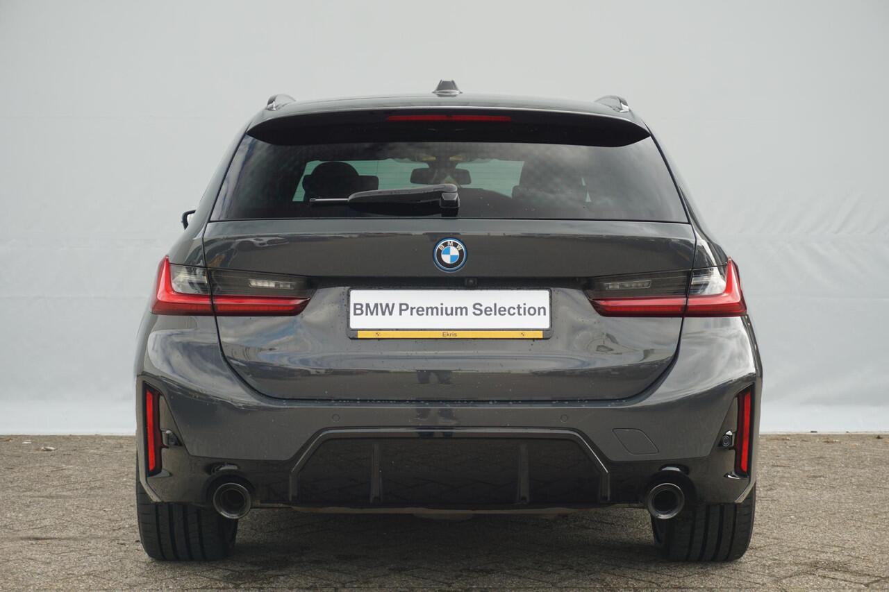 BMW 3-SERIE Touring 320e M Sportpakket Pro 19'' / Panoramadak / Harman Kardon / Elektrisch verstelbare stoelen / Comfort Access