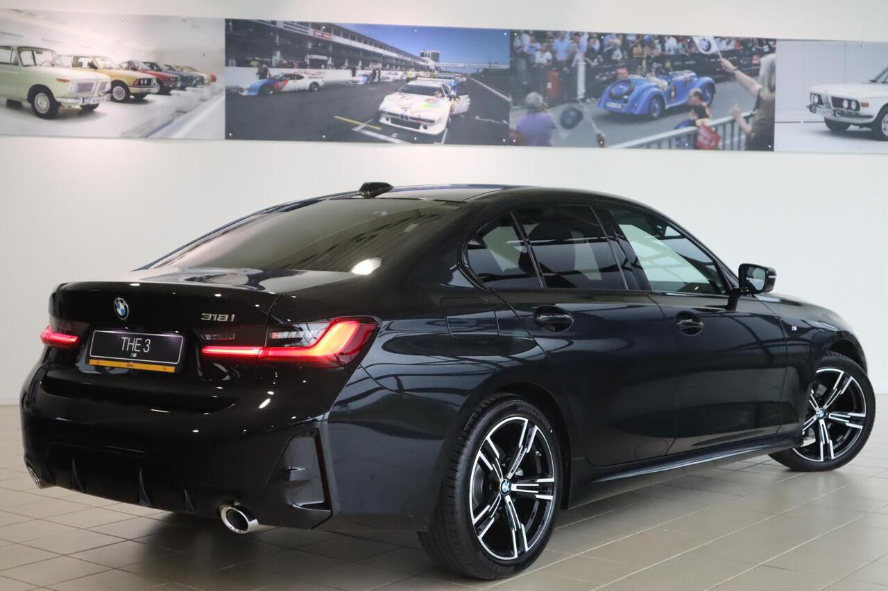 BMW 3-SERIE Sedan 318i M Sportpakket | Comfort Pack