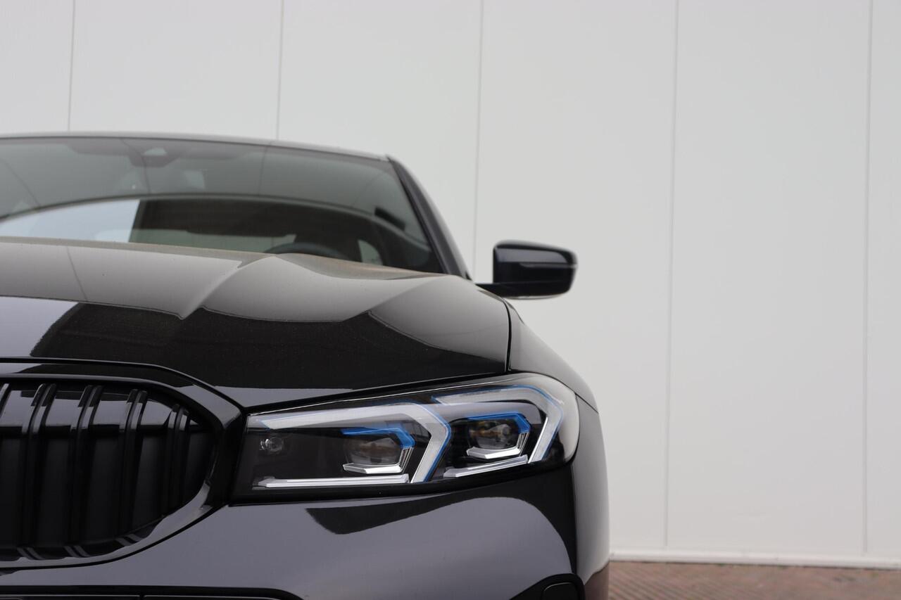 BMW 3-SERIE 320e M Sportpakket/ Elektrische Trekhaak/ schuif-/kanteldak/ Sportstoelen/ Verwarmd Stuurwiel | Ekris Selection