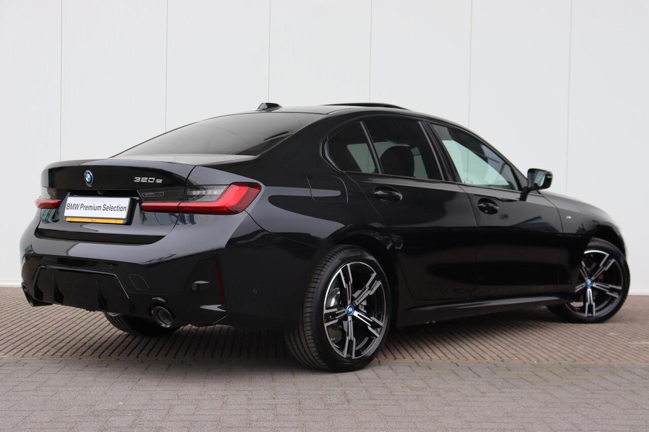 BMW 3-SERIE 320e M Sportpakket/ Elektrische Trekhaak/ schuif-/kanteldak/ Sportstoelen/ Verwarmd Stuurwiel | Ekris Selection