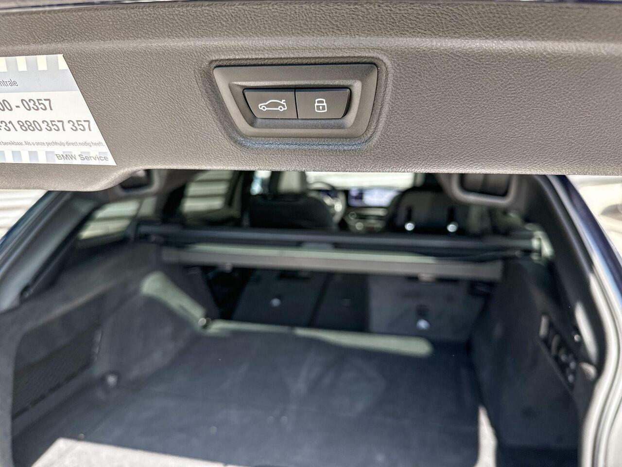 BMW 3-SERIE Touring 330e M Sportpakket / Innovation Pack / Comfort Pack