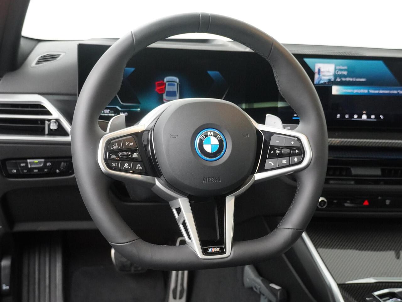 BMW 3-SERIE 330e Sedan | M Sportpakket Pro | Innovation Pack | Comfort Pack