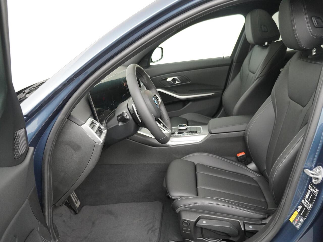 BMW 3-SERIE 330e | M-Sport pakket | Panoramadak | Adaptive Cruise | HiFi | Comfort Access |