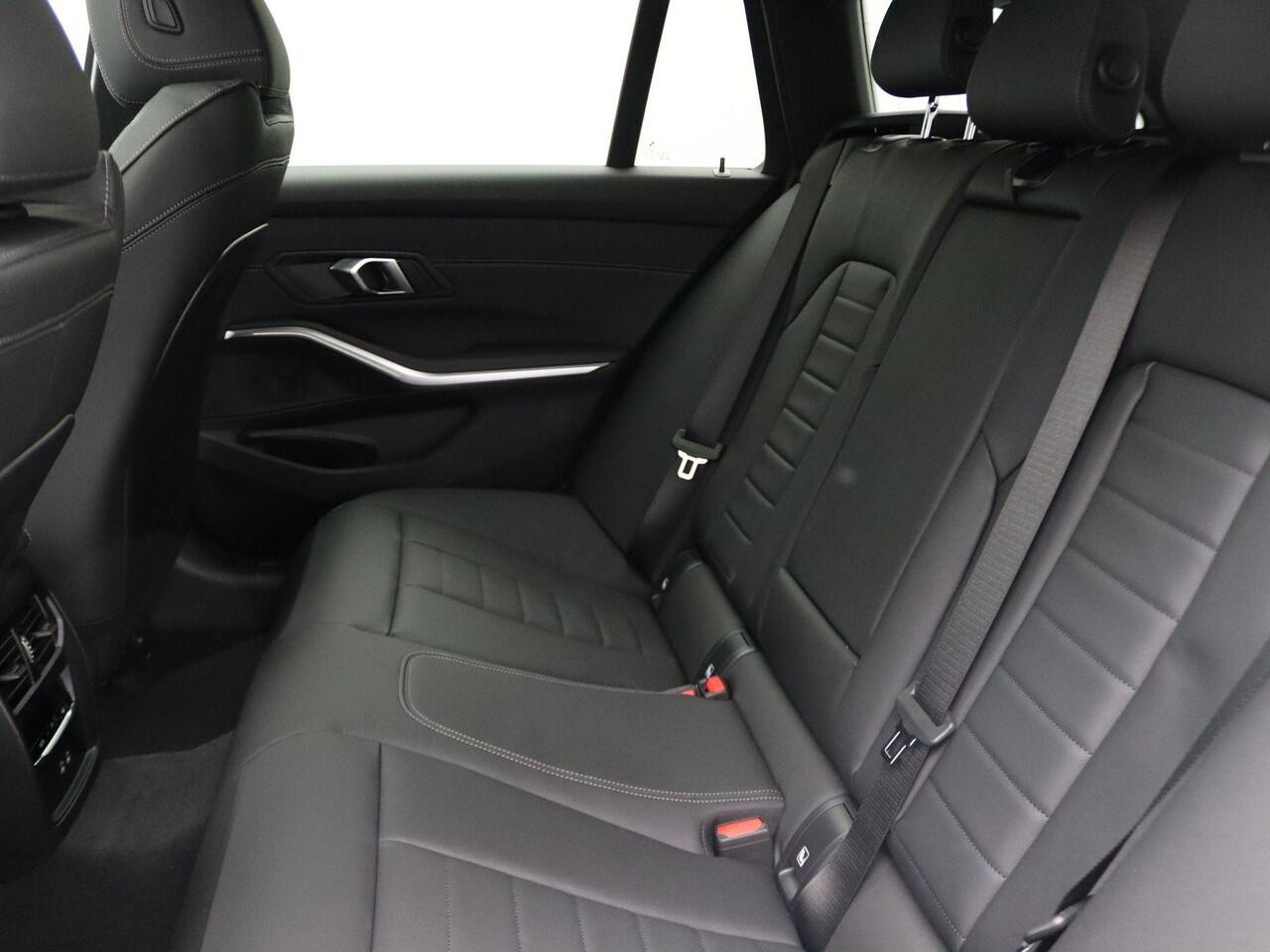 BMW 3-SERIE Touring 320i | M Sport Package | Innovation Pack | Comfort Pack