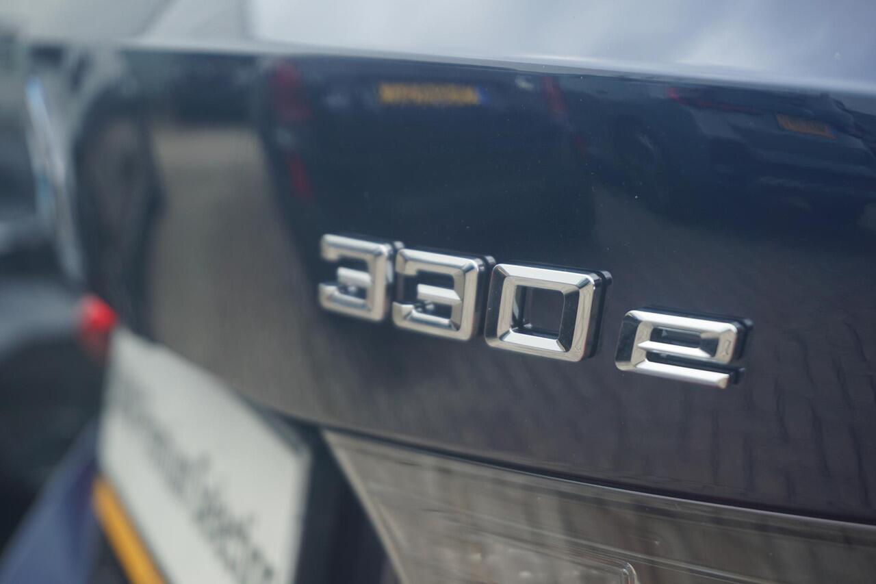 BMW 3-SERIE Touring 330e | M Sportpakket Pro | Comfort Pack | M Performance velgen | Comfort Access |