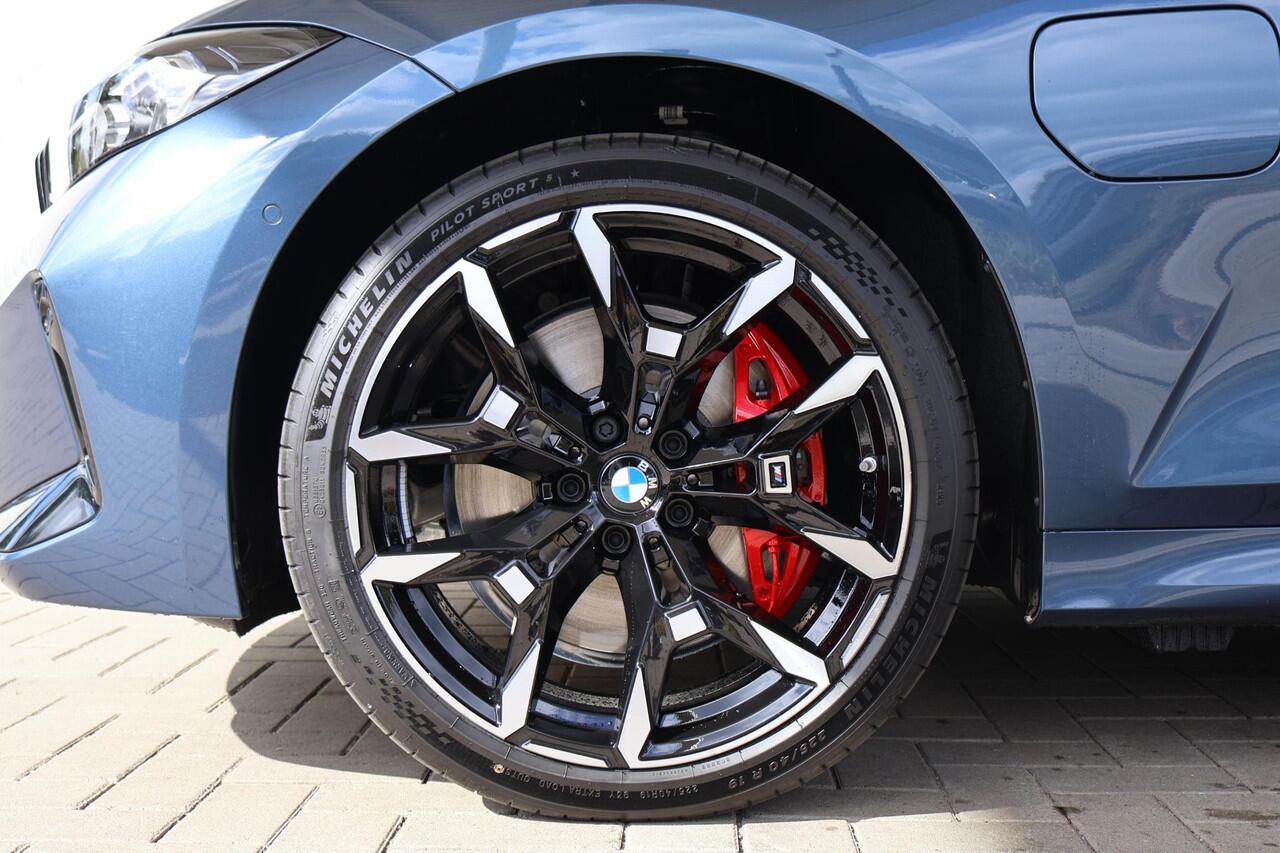 BMW 3-SERIE Touring 330e xDrive | M Sportpakket | Harman Kardon | Trekhaak