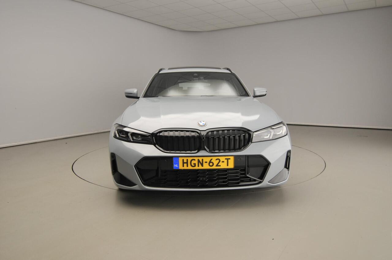 BMW 3-SERIE Touring 320i | M-Sportpakket | LED | Leder | HUD | Trekhaak | Schuifdak | Keyles go | DAB | Alu 19 inch