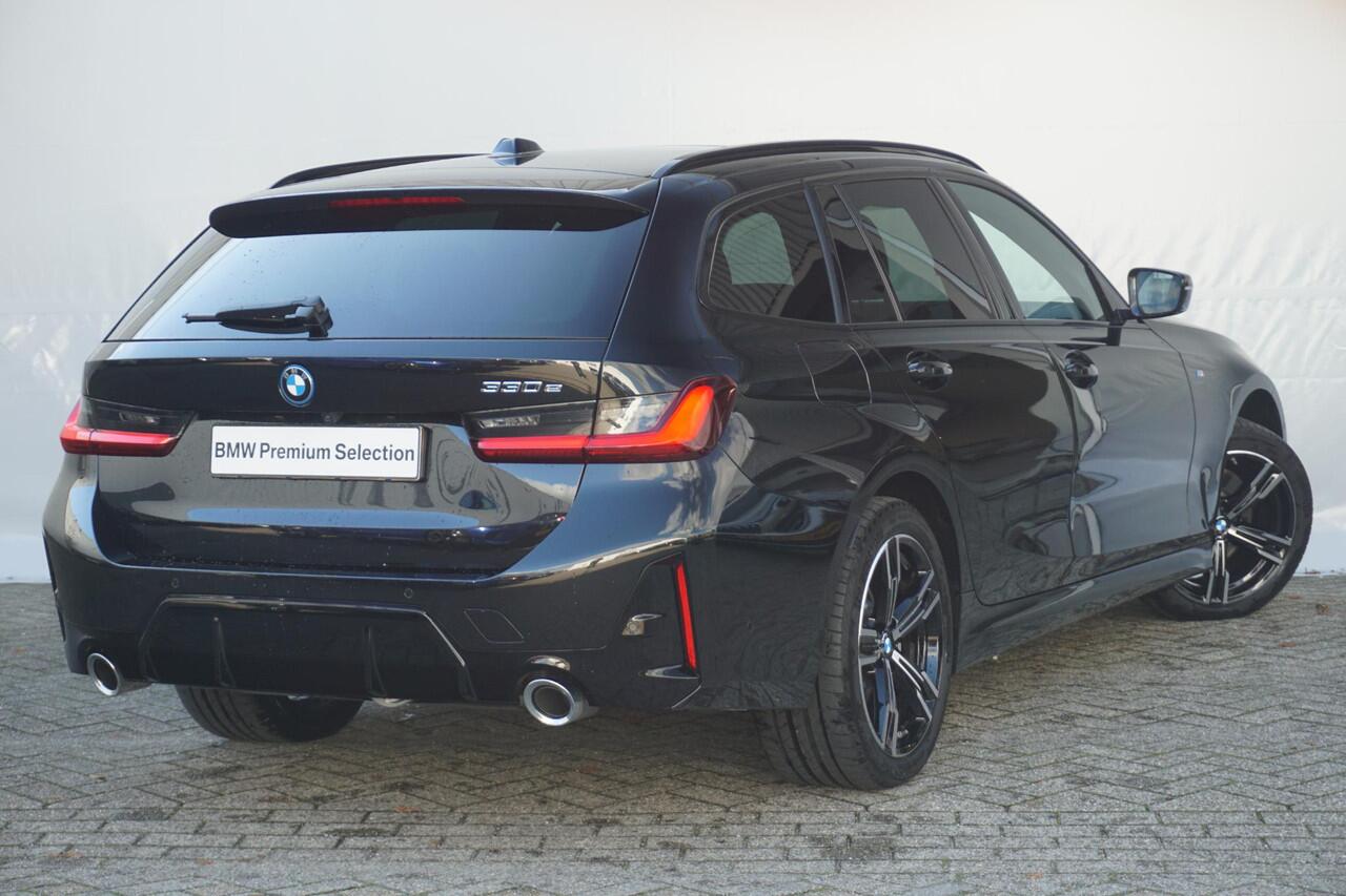 BMW 3-SERIE Touring 330e M Sport | Trekhaak / Panoramadak / Comfort Access / Active Cruise Control / HIFI / Stoelverwarming