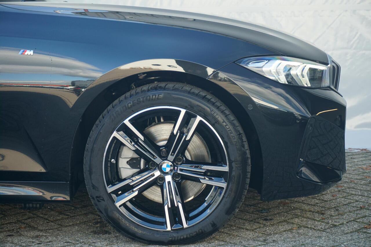 BMW 3-SERIE Touring 330e M Sport | Trekhaak / Panoramadak / Comfort Access / Active Cruise Control / HIFI / Stoelverwarming