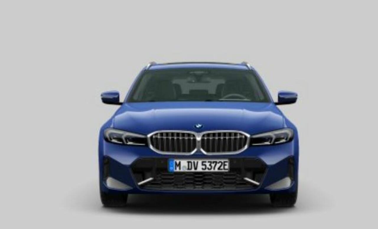 BMW 3-SERIE Touring 330e Long Range - M Sport - Trekhaak - Panoramadak - Elektrisch verstelbare/verwarmde stoelen - Parking/Driving Assistant - Harman Kardon - Getinte ruiten - Comfort Access - Ambiance verlichting -