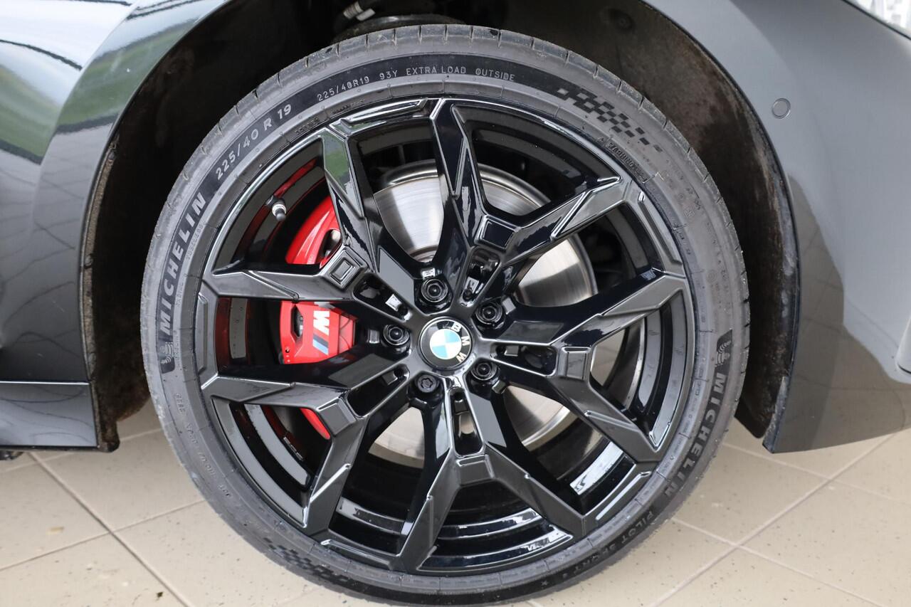 BMW 3-SERIE Touring 330e xDrive | M Sportpakket Pro | LED verlichting pakket | Panorama Dak | Trekhaak