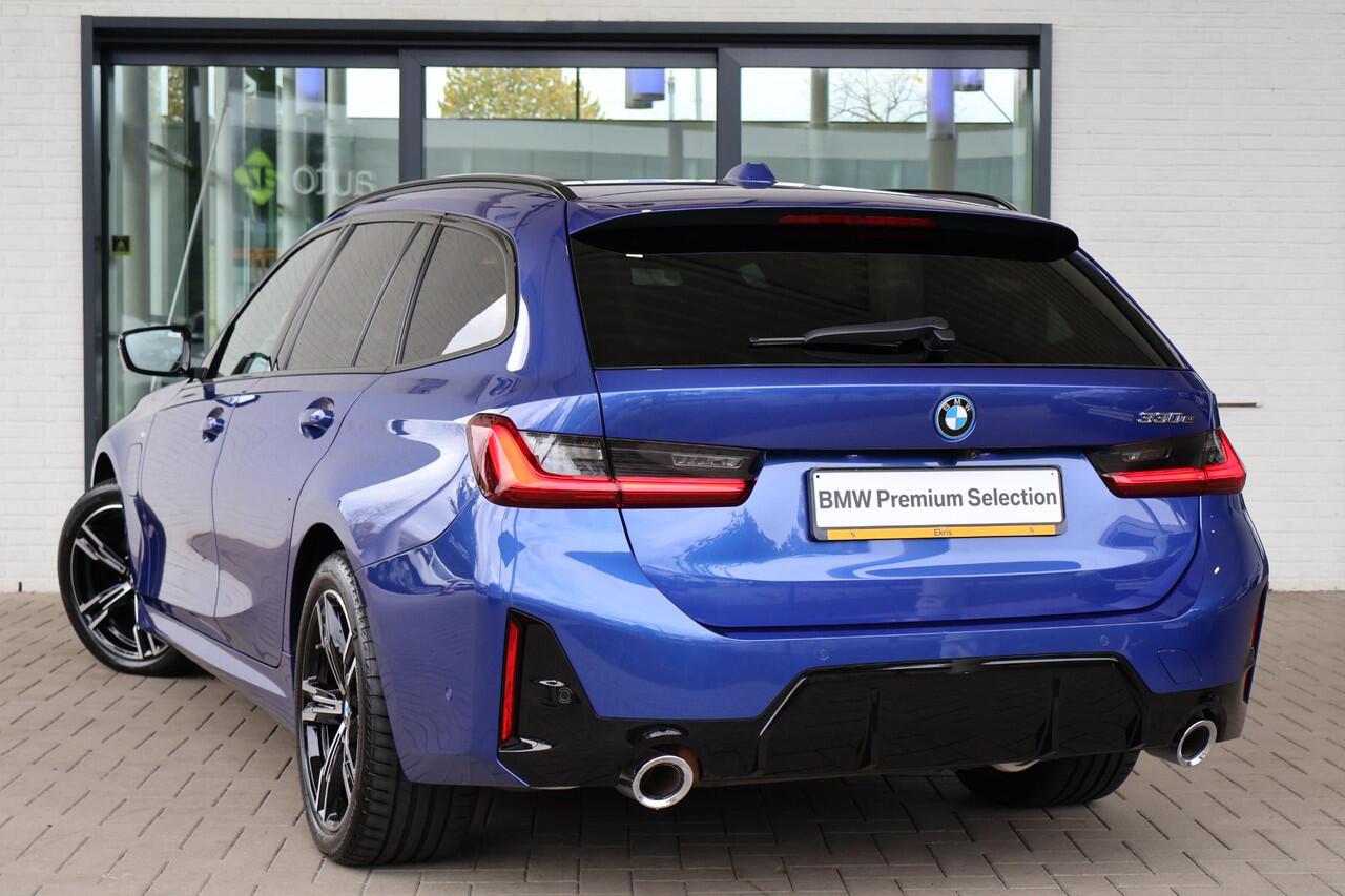 BMW 3-SERIE Touring 330e | M Sportpakket | Comfort Pack | Panorama Dak | Trekhaak