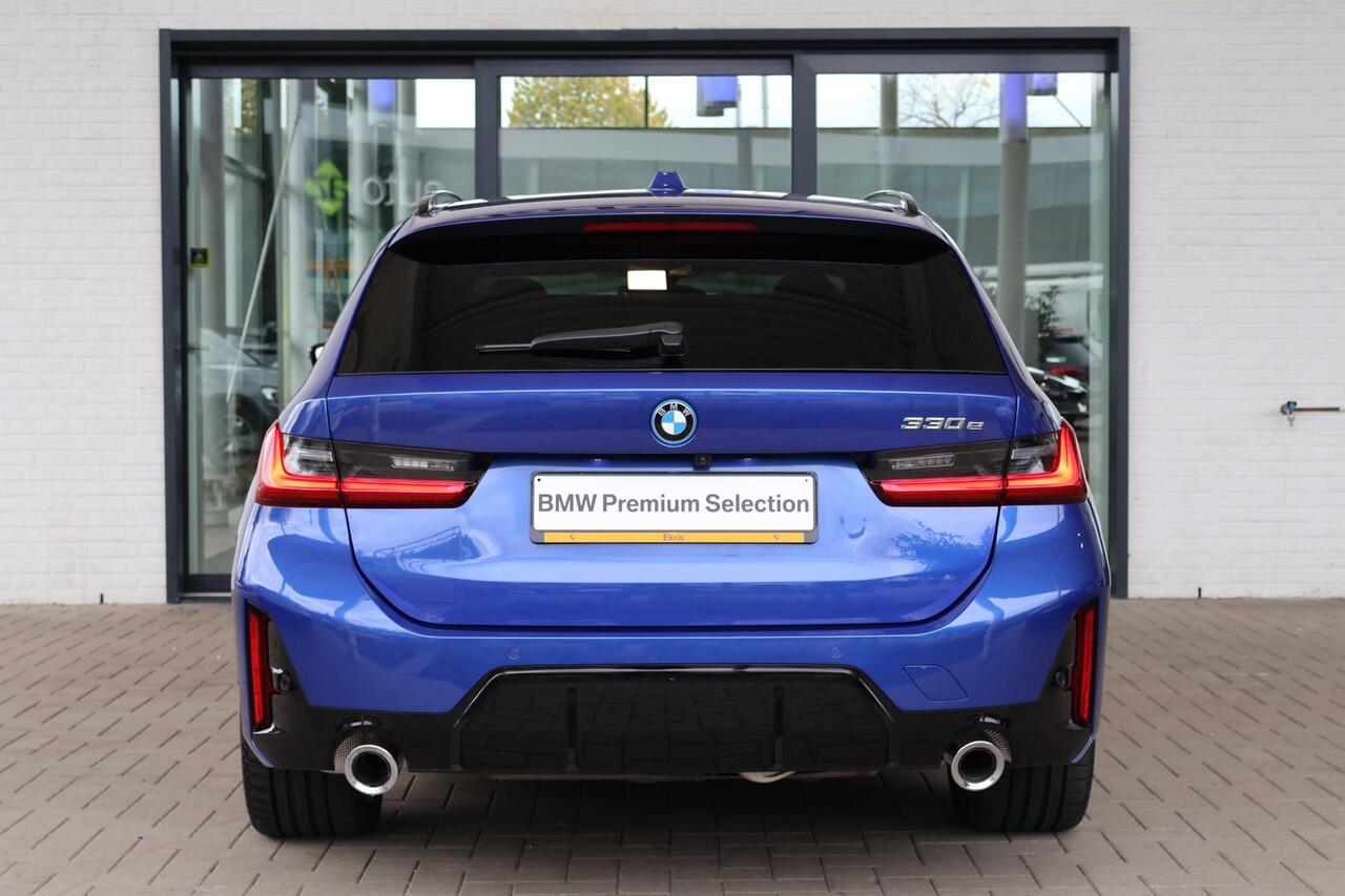 BMW 3-SERIE Touring 330e | M Sportpakket | Comfort Pack | Panorama Dak | Trekhaak