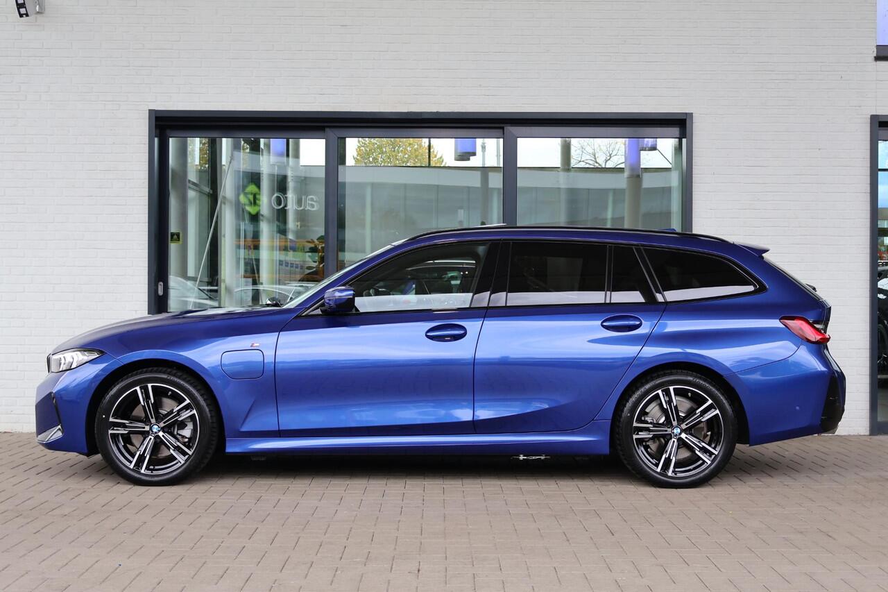 BMW 3-SERIE Touring 330e | M Sportpakket | Comfort Pack | Panorama Dak | Trekhaak