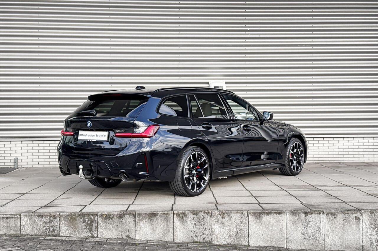 BMW 3-SERIE Touring 330e M Sportpakket Pro / Innovation Pack / Comfort Pack / Trekhaak / Panoramadak / Galvanische afwerking voor bedieningselementen