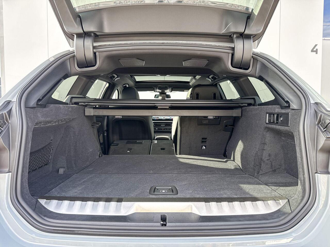 BMW 3-SERIE Touring 330e | M Sport Pro | Innovation Pack | Comfort Pack