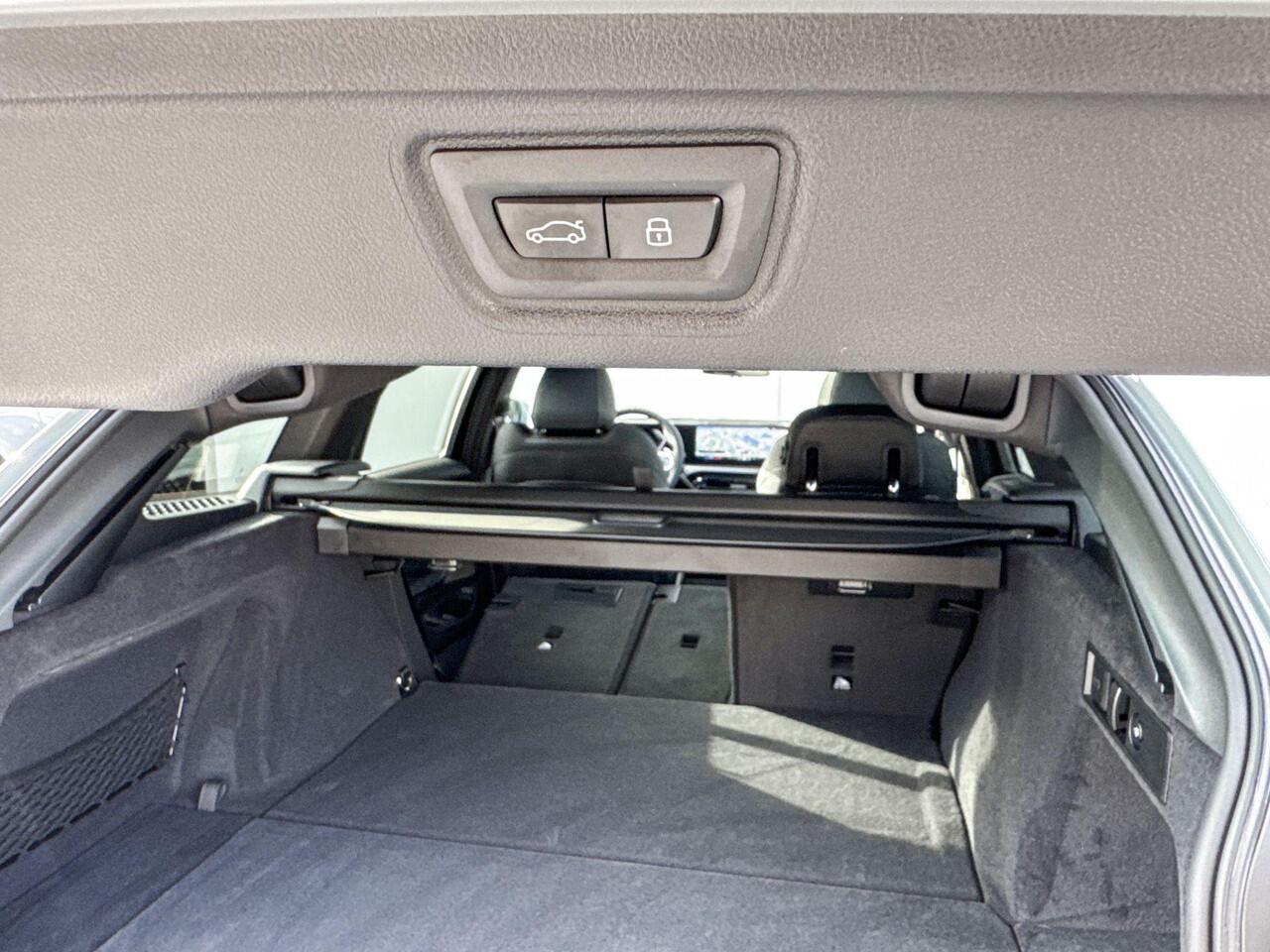 BMW 3-SERIE Touring 330e | M Sport Pro | Innovation Pack | Comfort Pack