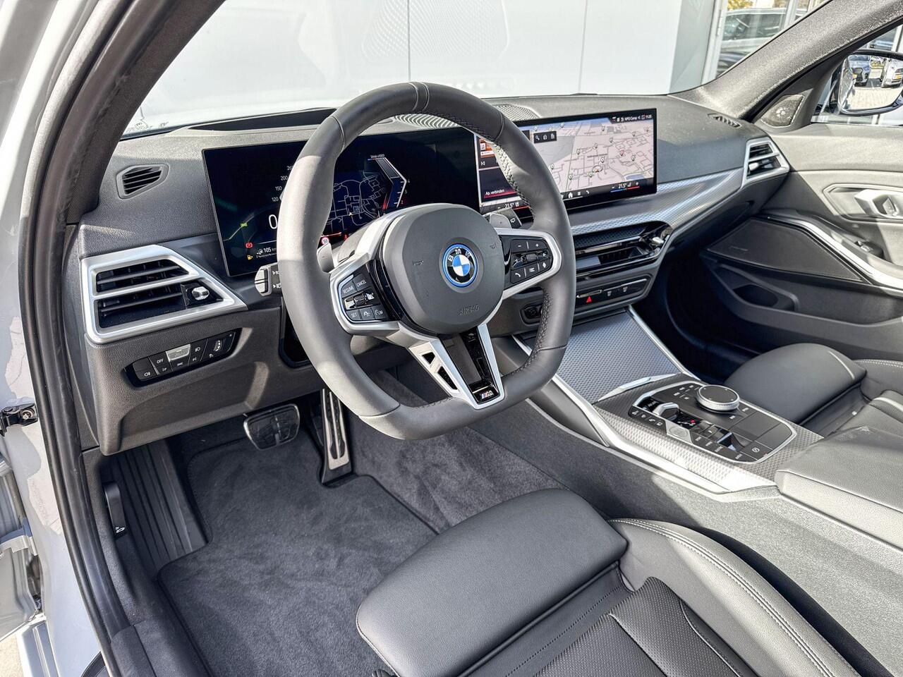 BMW 3-SERIE Touring 330e | M Sport Pro | Innovation Pack | Comfort Pack