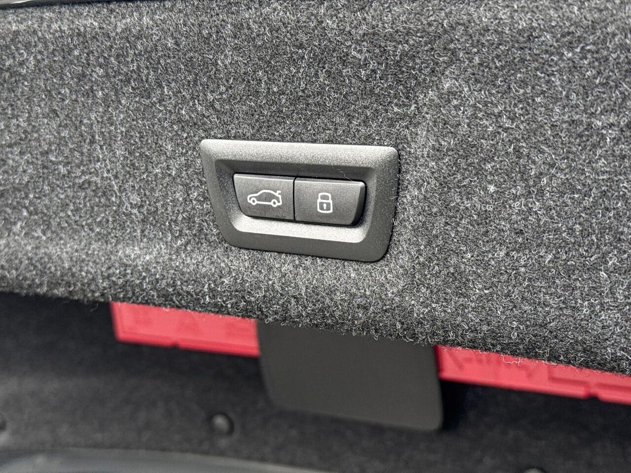 BMW 3-SERIE Sedan 330e M Sport | Panoramadak