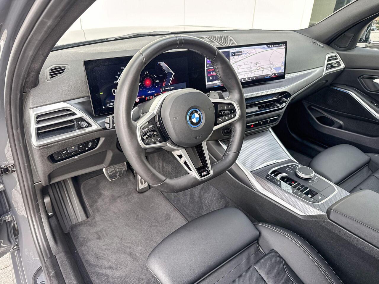 BMW 3-SERIE Sedan 330e M Sport | Panoramadak