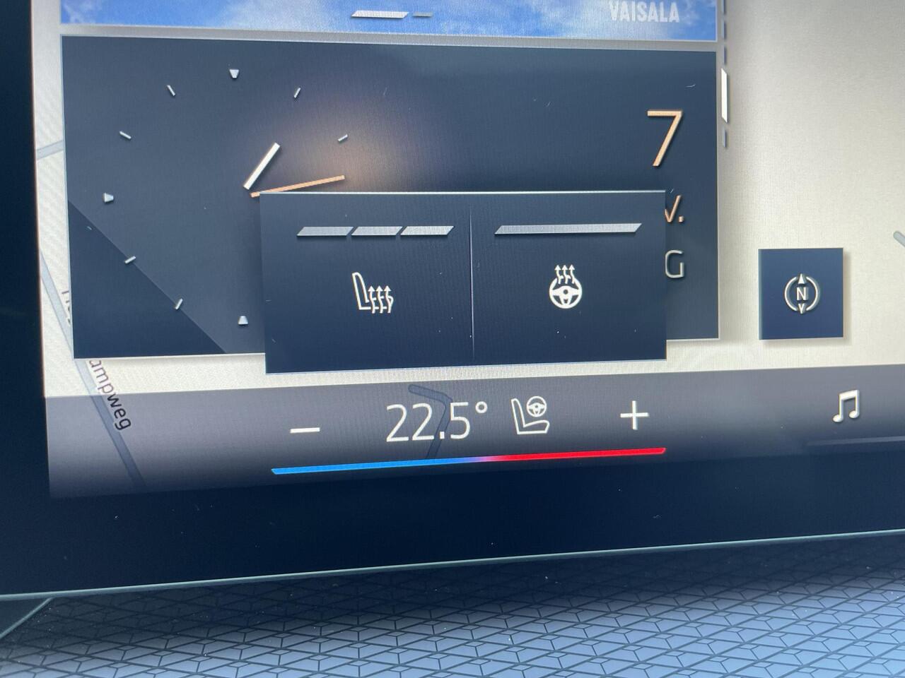 BMW 3-SERIE 330e M Sport Edition / Fabrieksgarantie t/m 6-2028 / Elektrische Trekhaak (1500 KG) / Adaptieve Cruise Control / Stoel-/Stuurverwarming / Brooklyn Grau / Sportstoelen / Apple Carplay/Android auto / Schuif-/kanteldak /