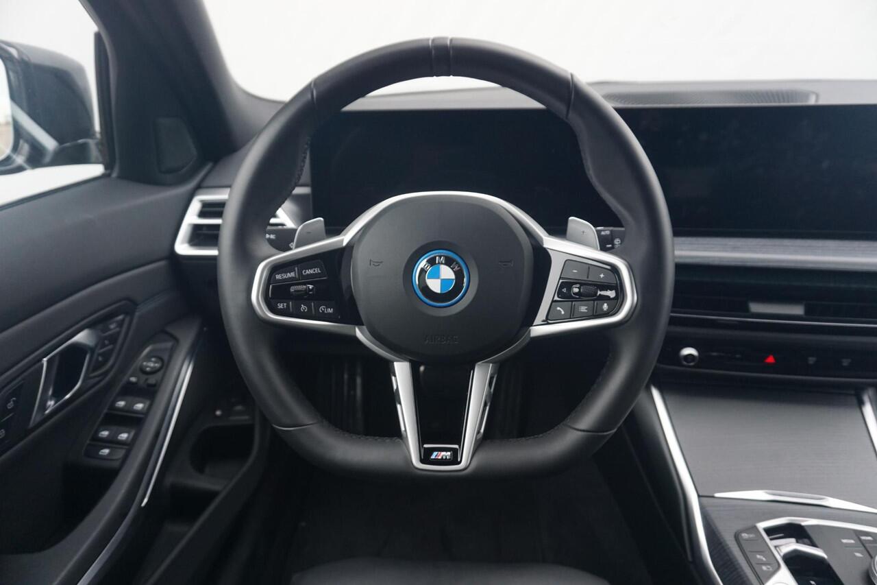 BMW 3-SERIE Touring 330e M Sportpakket Pro 19'' / Elektrisch verstelbare stoelen / Comfort Acces / HiFi System