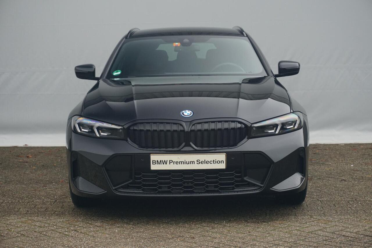 BMW 3-SERIE Touring 330e M Sportpakket Pro 19'' / Elektrisch verstelbare stoelen / Comfort Acces / HiFi System