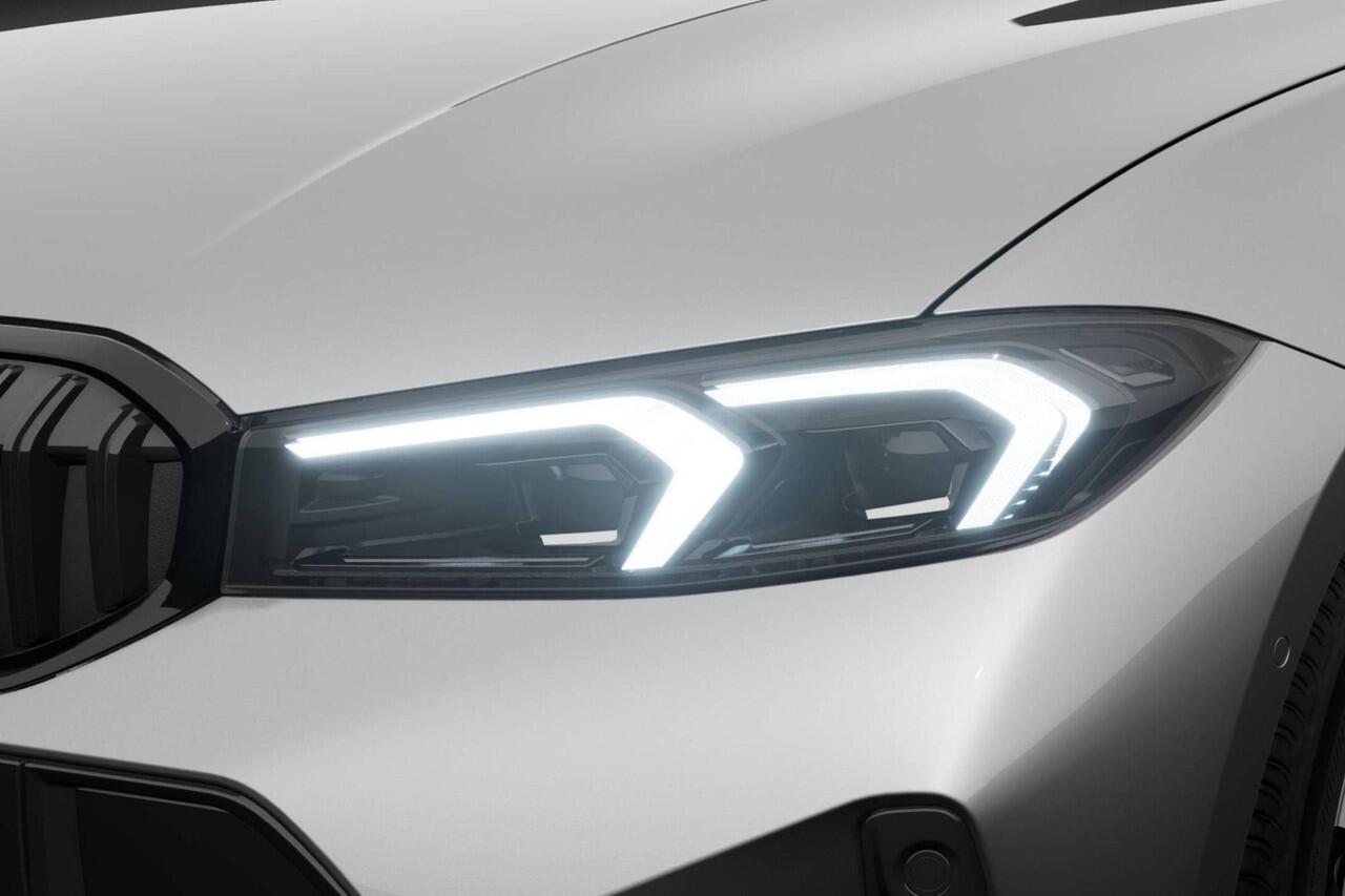 BMW 3-SERIE Sedan 330e | M Sport Pro | Comfort Pack | Active Cruise Control | Elektrisch bedienbaar glazen schuif-/kanteldak