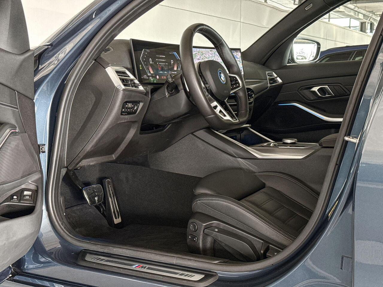 BMW 3-SERIE Sedan 330e