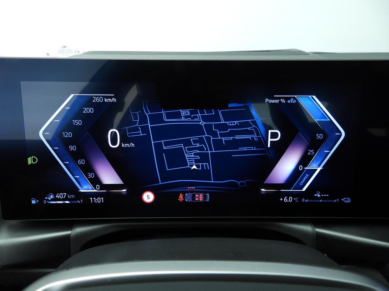 BMW 3-SERIE Sedan 330e | LED | Leder | HUD | Schuifdak | Sportstoelen | Stoelverwarming | DAB | Alu 18 inch