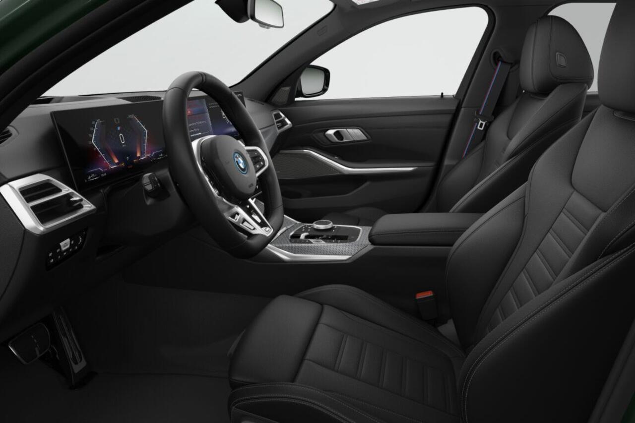 BMW 3-SERIE Touring 330e M Sport Edition | M Sportpakket Pro | Innovation Pack | Comfort Pack | Trekhaak