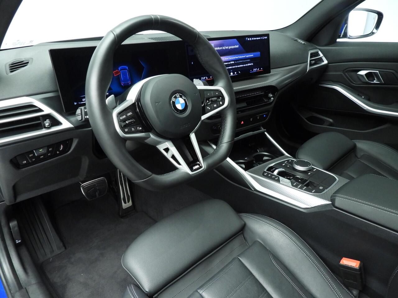 BMW 3-SERIE Touring 330i xDrive | M-Sportpakket | LED | Leder | HUD | Schuifdak | Trekhaak | Stoelverwarming | Keyles go | DAB | Alu 19 inch